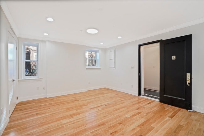 Building Photo - 1 Cambridge Pl