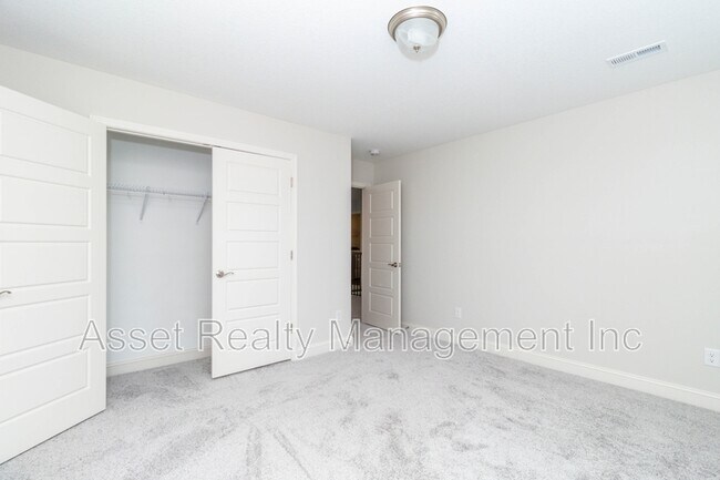 Building Photo - 1730 Silver Chapel Dr