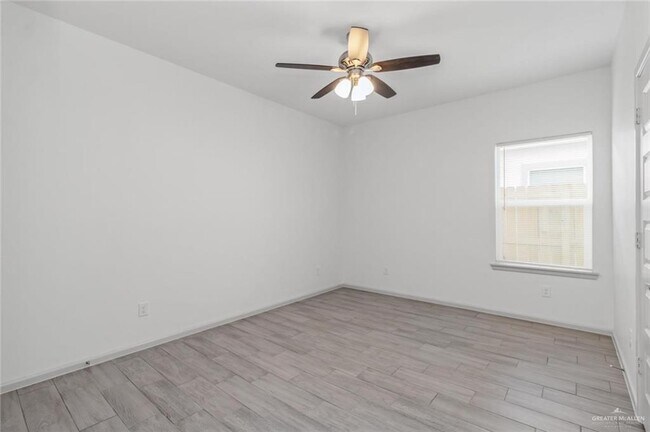 Building Photo - 14 Shavano Dr