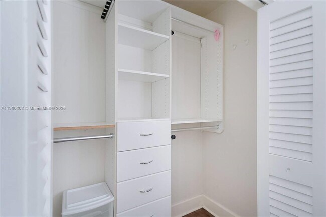 Building Photo - 4920 SW 76th St