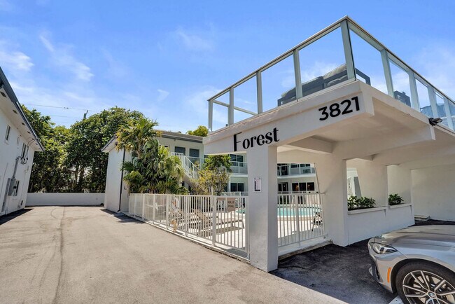 Building Photo - 3821 N Ocean Blvd