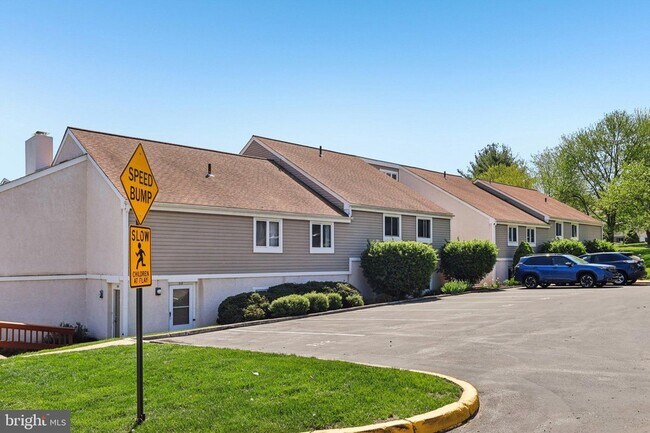 Building Photo - 106 Harvest Ln