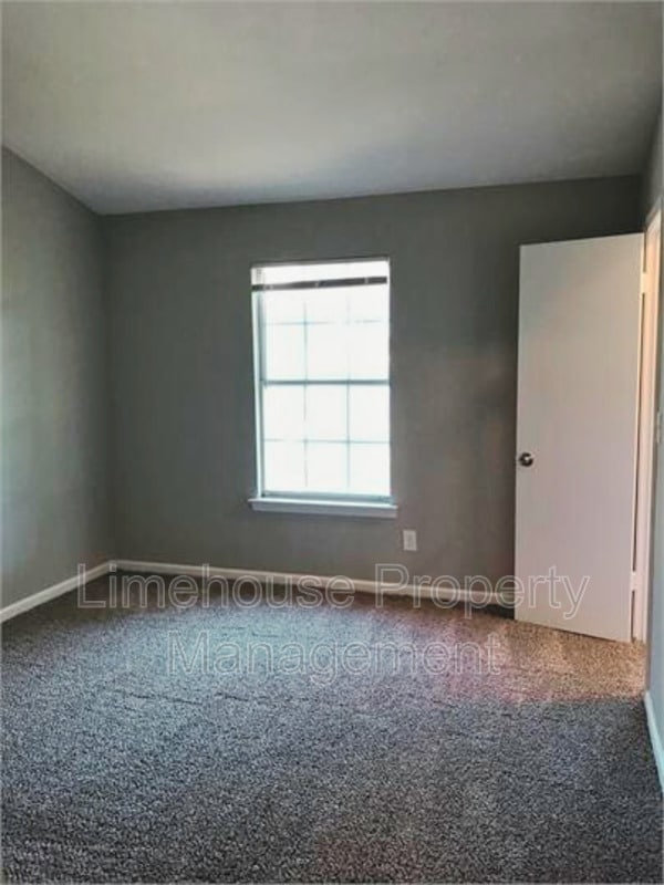 Building Photo - 1313 Tait Close