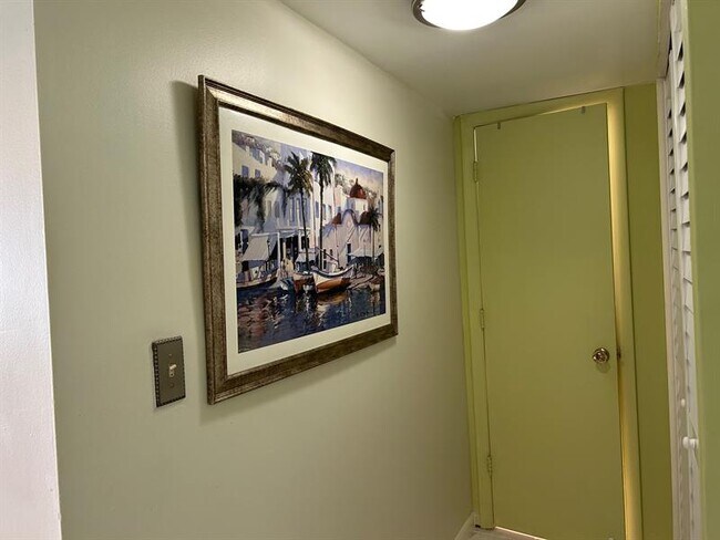 Building Photo - 7797 Golf Cir Dr
