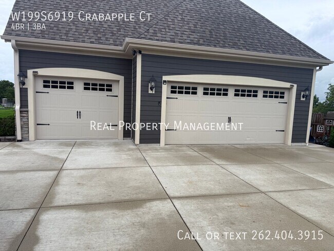 Building Photo - W199S6919 Crabapple Ct