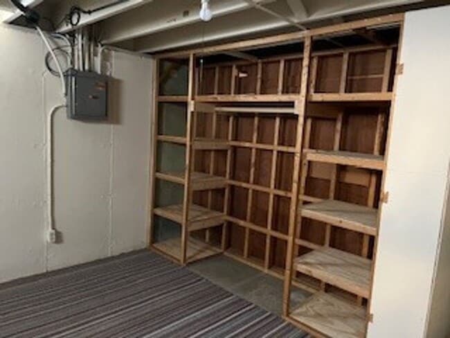 Building Photo - Charming 3 Bedroom, 1.5 Bath Home on the S...