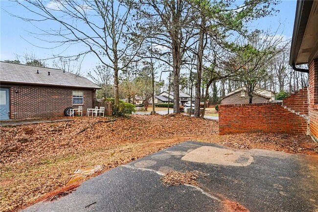 Building Photo - 1205 Natchez Trce SW