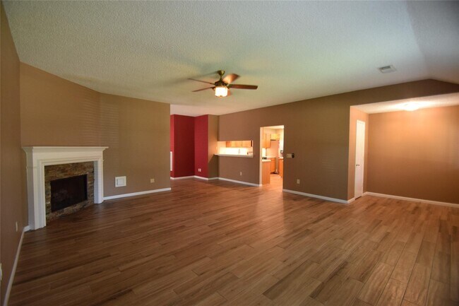 Building Photo - 18010 Golden Ridge Dr