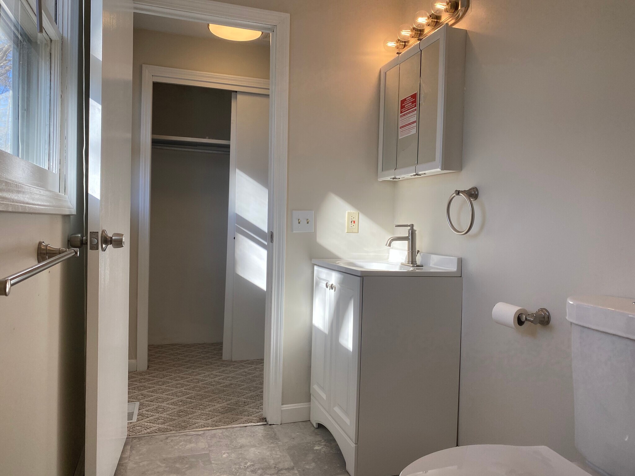 Building Photo - 325 Washington St