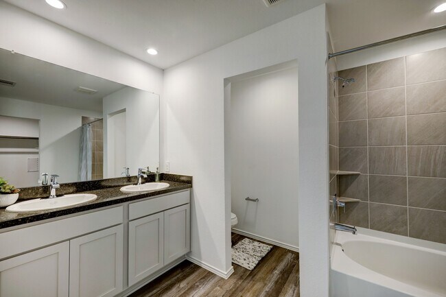 Building Photo - 5314 Castlebury Meadows Dr
