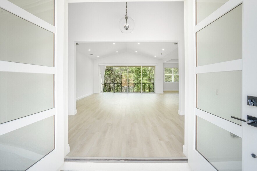 Building Photo - 36473 Piney Ridge Blvd