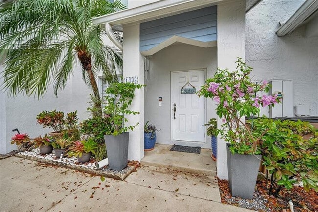 Building Photo - 1432 Ave