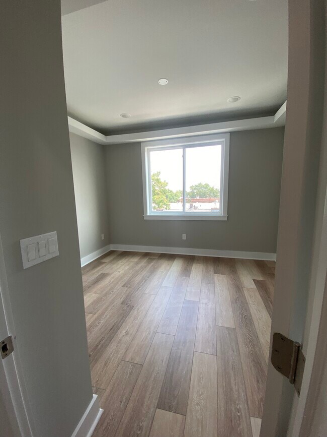 Building Photo - 1934 S Norwood St