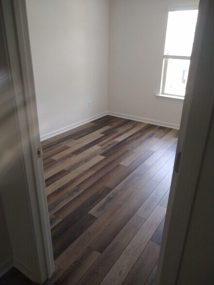 Building Photo - Room in Townhome on Maypearl Ln