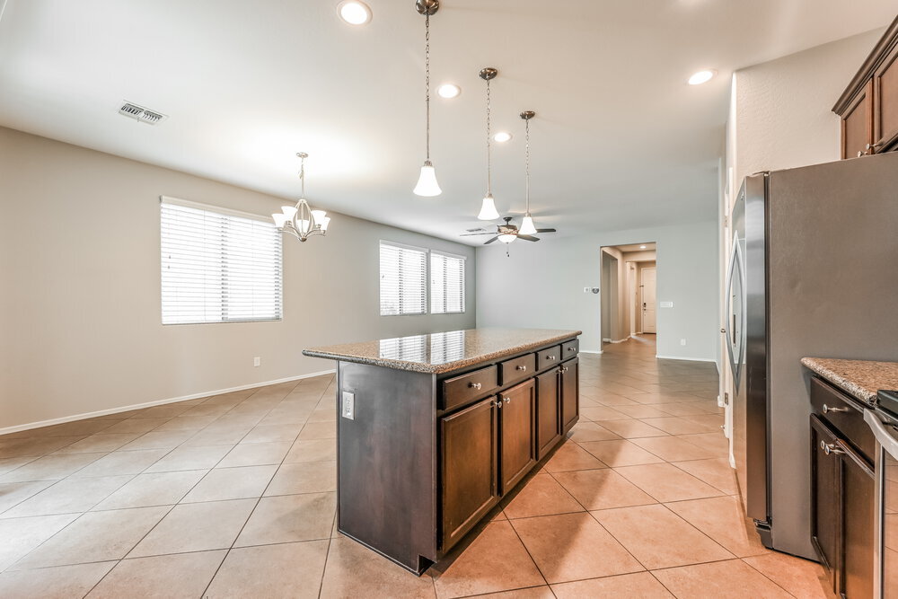 Building Photo - 12034 W Lariat Ct