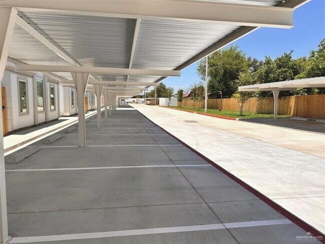 Building Photo - 740 N Alamo Rd