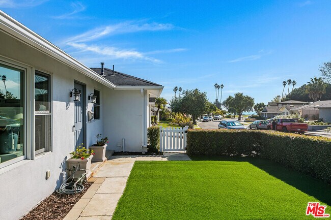 Building Photo - 134 La Plata