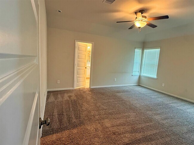 Building Photo - 3914 Dry Creek Dr