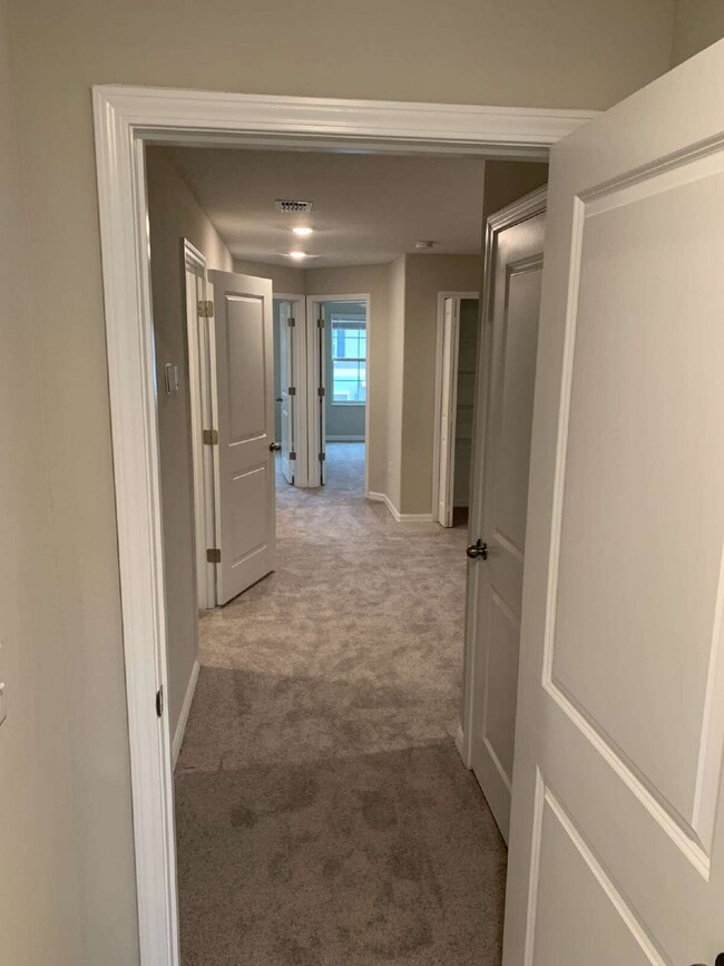 Building Photo - 9625 Pembrooke Pines Dr