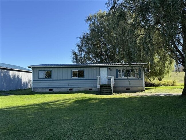 Building Photo - Country Living 2 Bedroom 2 Bathroom
