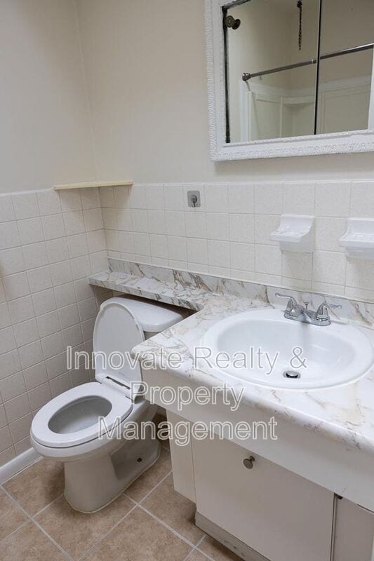 Building Photo - 109 Lockart Plaza