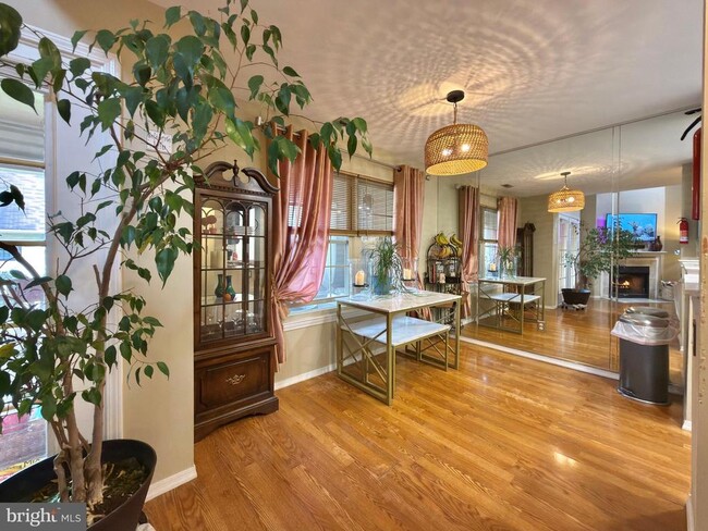 Building Photo - 263 Tavistock Rd