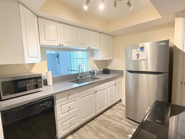 Building Photo - 3357 38th St S