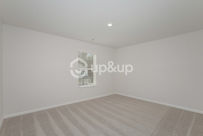 Building Photo - Fantastic 4bd/2.5ba home! Let yourself in!