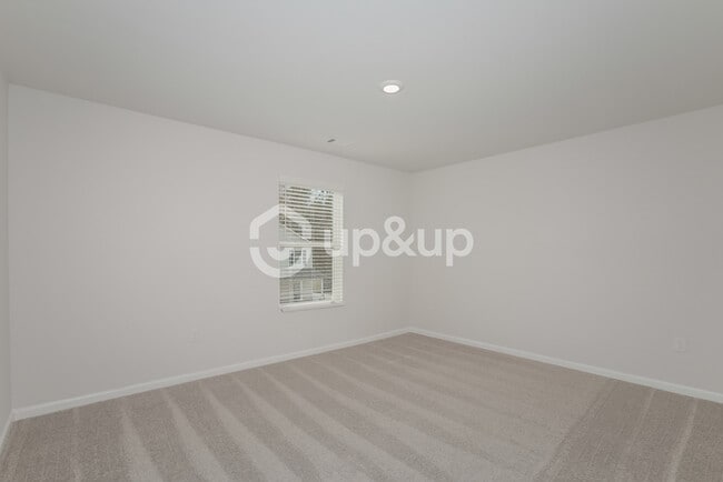 Building Photo - Fantastic 4bd/2.5ba home! Let yourself in!