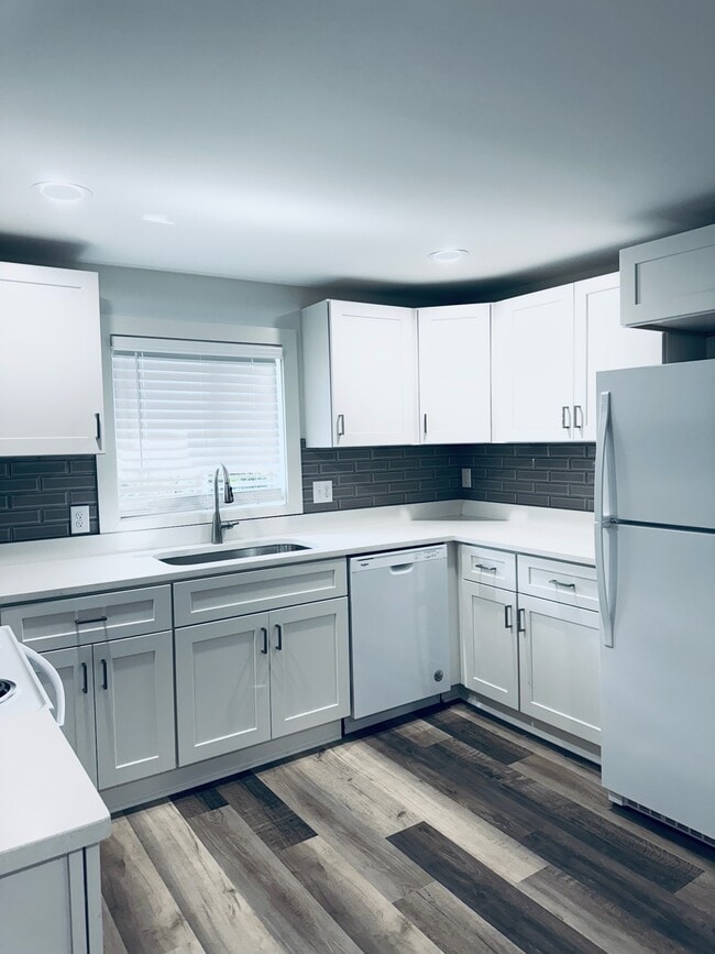 Building Photo - 510 N 2nd Ave