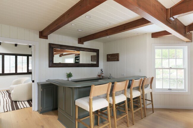 Building Photo - Beautiful Tarzana Rental!
