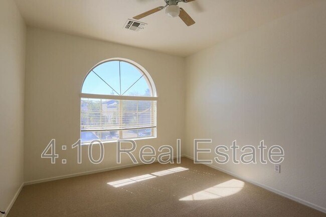 Building Photo - 2320 W Allens Peak Dr