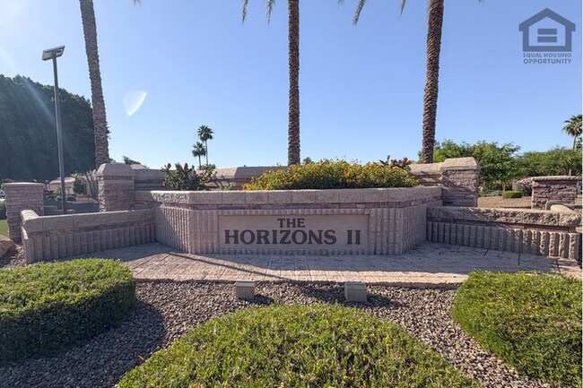 Building Photo - 4Bed/2.5 Bath House at Greenway/75th Ave! Ready for Immediate Move-In! -- Gated Community!