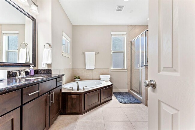 Building Photo - 1129 Beasley Hills Ln