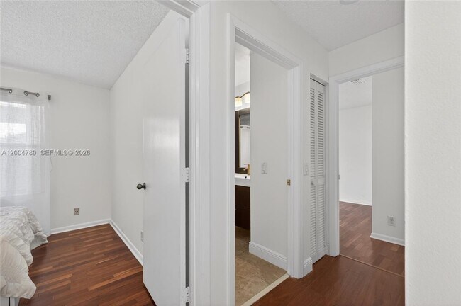 Building Photo - 875 Savannah Falls Dr
