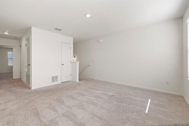 Building Photo - 640 Gemsbok Rd