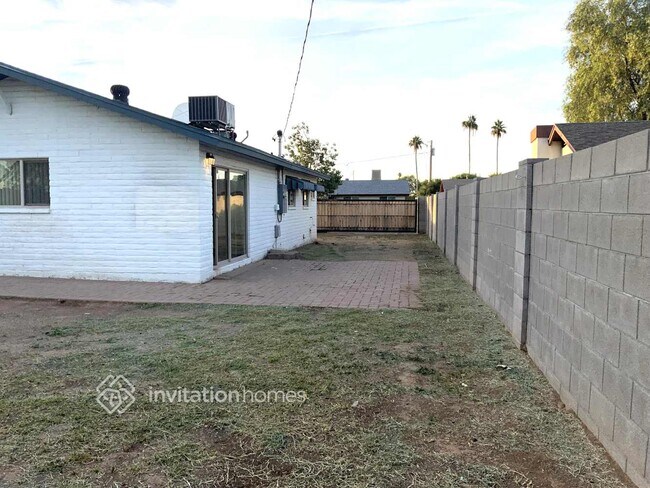 Building Photo - 14820 N 32nd Dr