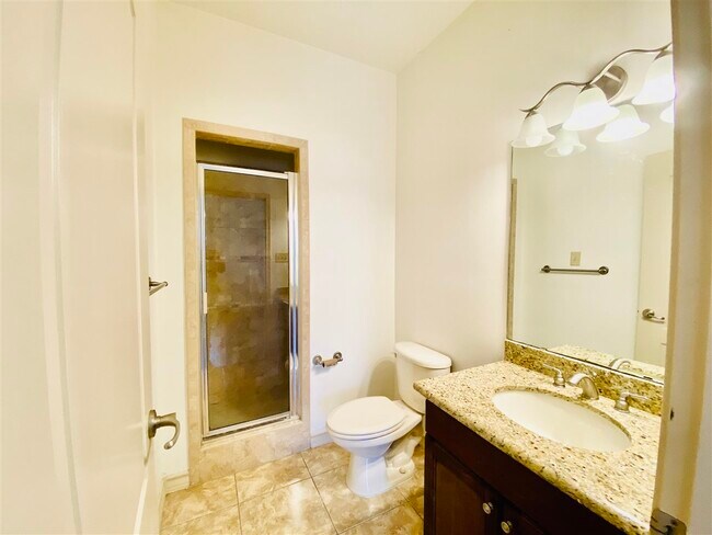 Building Photo - 707 St James Dr