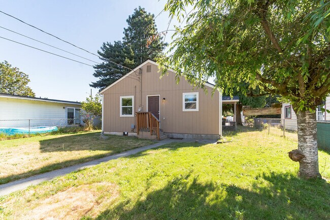 Building Photo - 3636 S Tyler St
