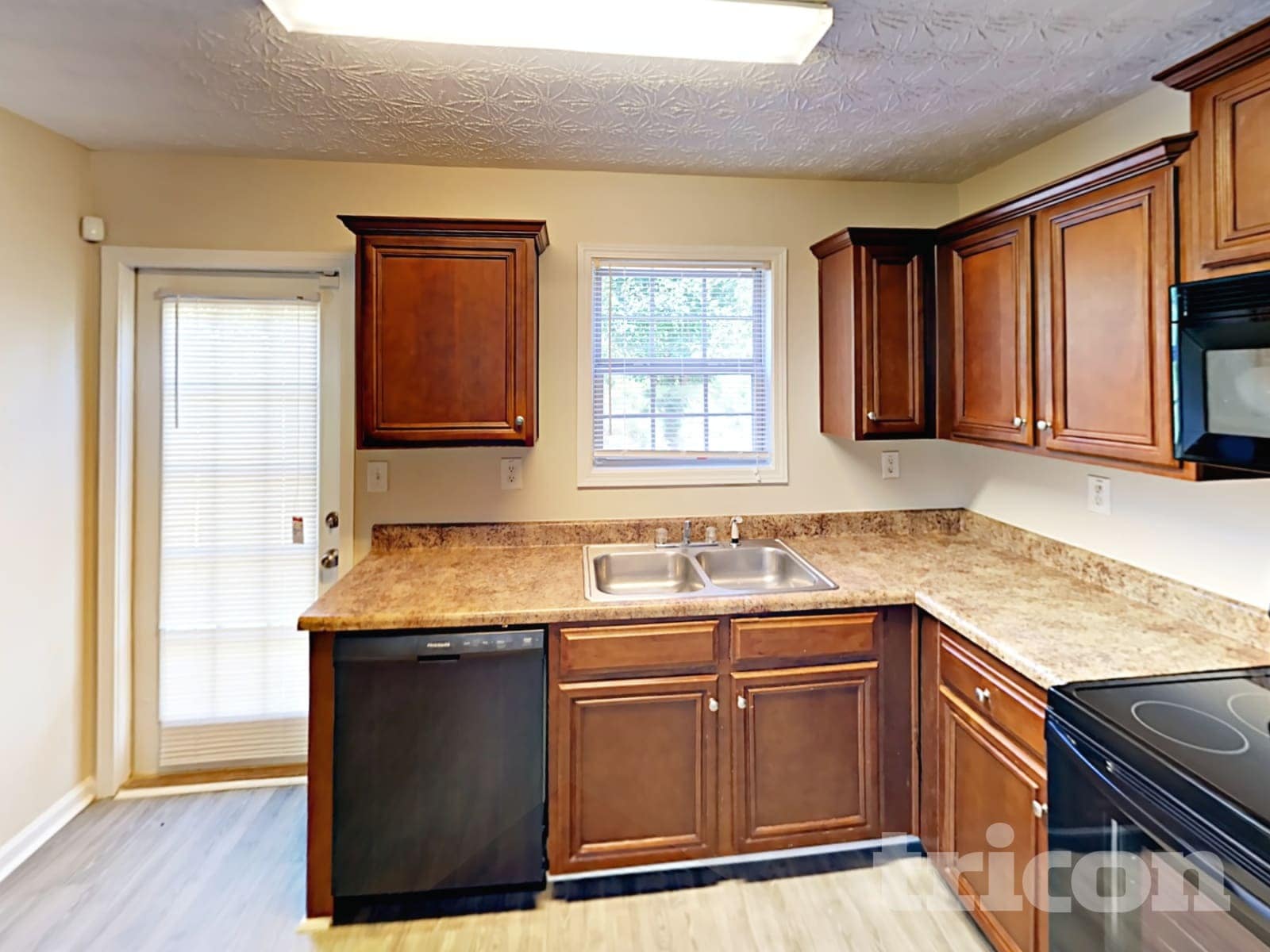 Building Photo - 1047 Wedgewood Ct NE