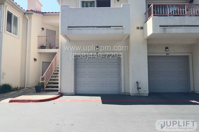 Building Photo - 3 Bed, 2 Bath Condo Near the Beach