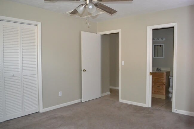 Building Photo - 2041 Continental Ave