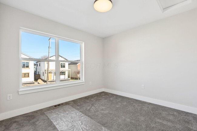 Building Photo - 283 N 18th St