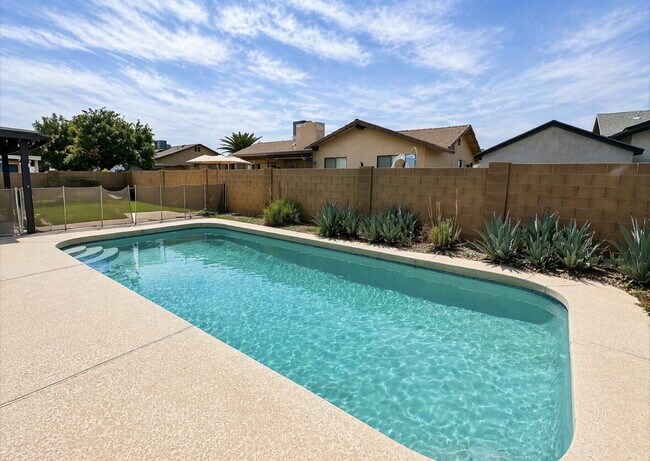 Building Photo - "Newly Renovated 3-Bedroom, 2-Bathroom Pool Home in Rancho Sereno!"
