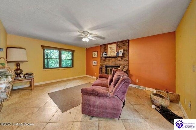 Building Photo - 809 Clifford Dr