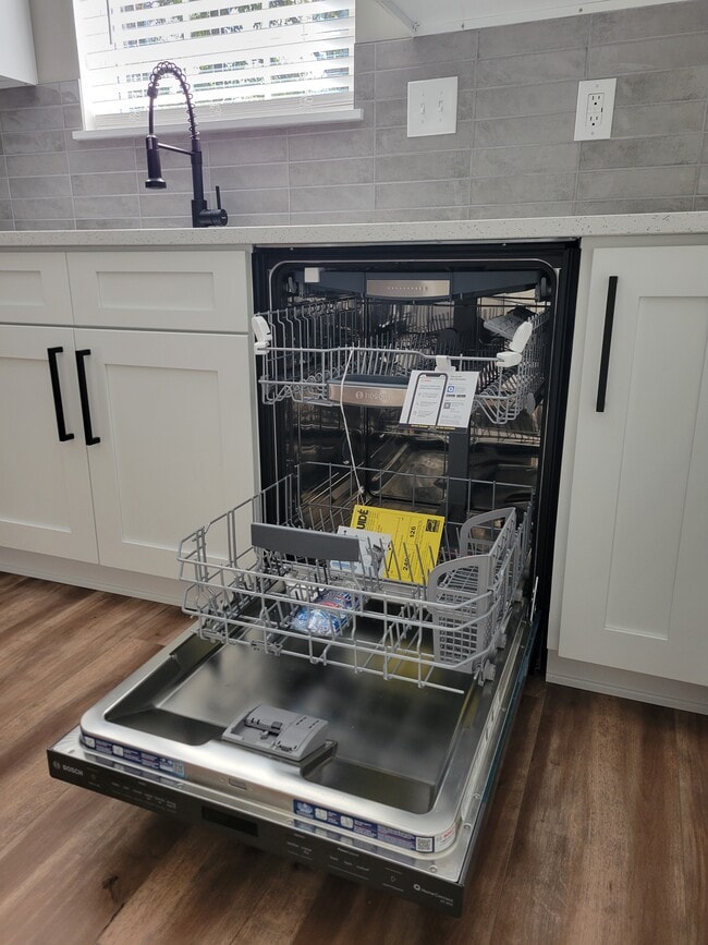 Building Photo - 12920 St Andrews Way