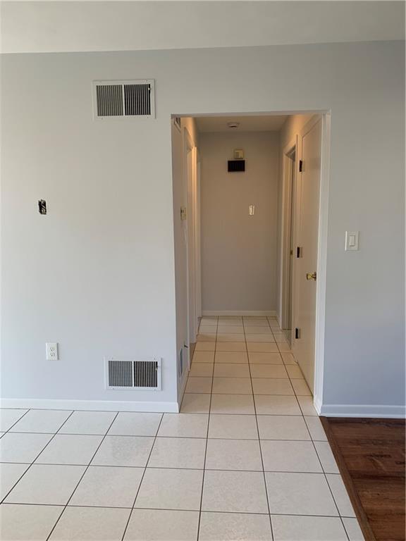 Building Photo - 14 Ferncrest Dr