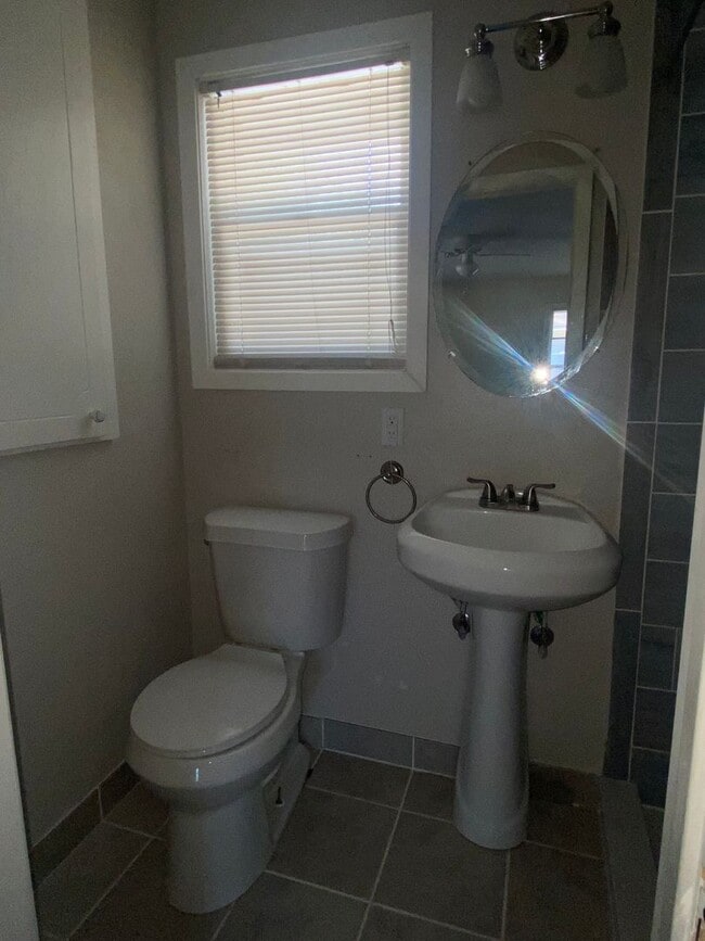 Building Photo - 3 BEDROOM NEAR SCOTT & WHITE