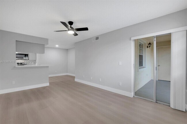 Building Photo - 1247 SW 46th Ave