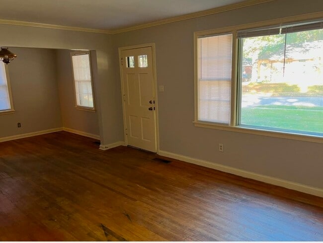 Building Photo - 779 Indian Dr